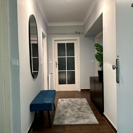 Balcony Apartment, 1 Min To U1 Reumannplatz Vienna Exterior photo
